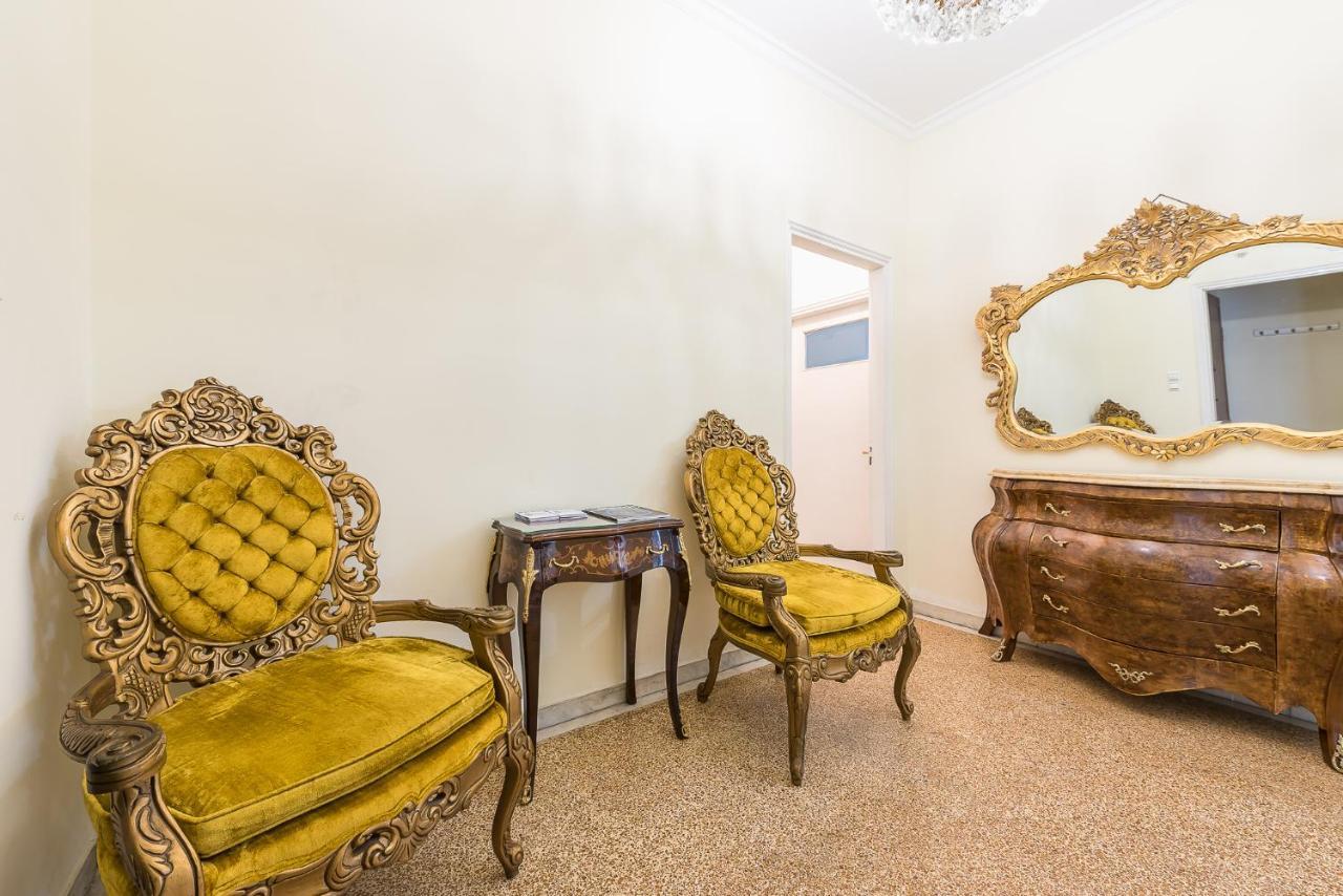 Victoria Queens Palace Apartments Atenas Exterior foto